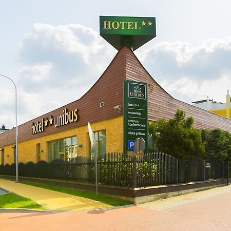 Hotel Unibus Бельск-Подляски Экстерьер фото