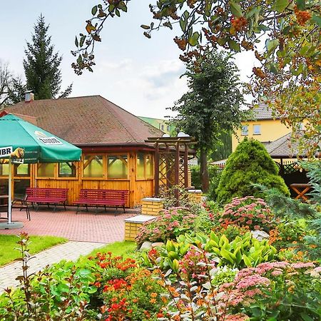 Hotel Unibus Бельск-Подляски Экстерьер фото