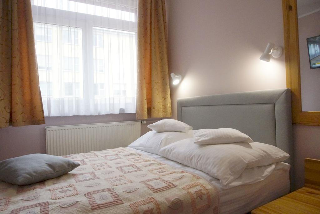 Hotel Unibus Бельск-Подляски Экстерьер фото