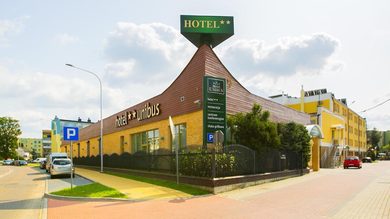 Hotel Unibus Бельск-Подляски Экстерьер фото