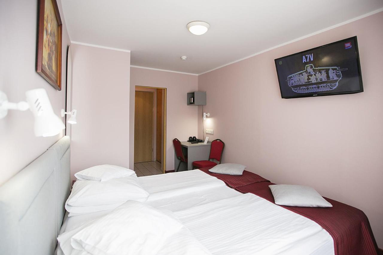 Hotel Unibus Бельск-Подляски Экстерьер фото
